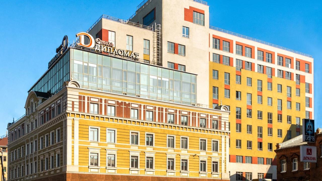 Real photos of Diplomat