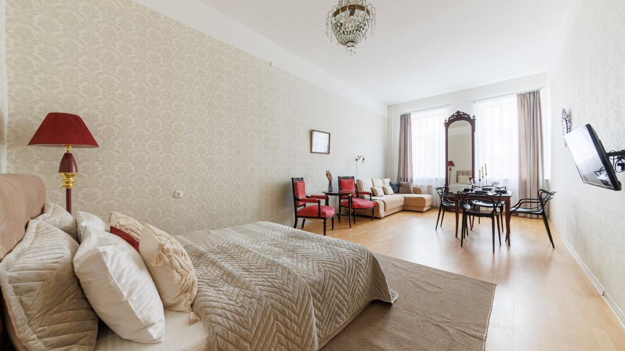 Real photos of DeRent Apartments on Bolshaya Konyushennaya street 13