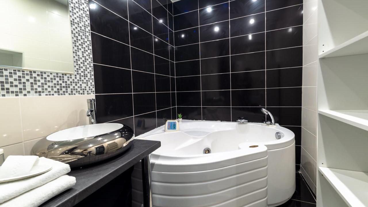 Real photos of Kazan apartments on Adoratsky street 1B