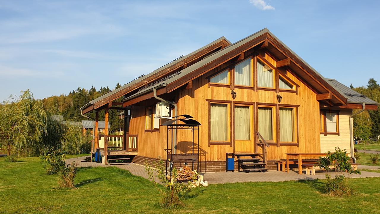 Real photos of A4 cottage at the recreation center Novosti Park