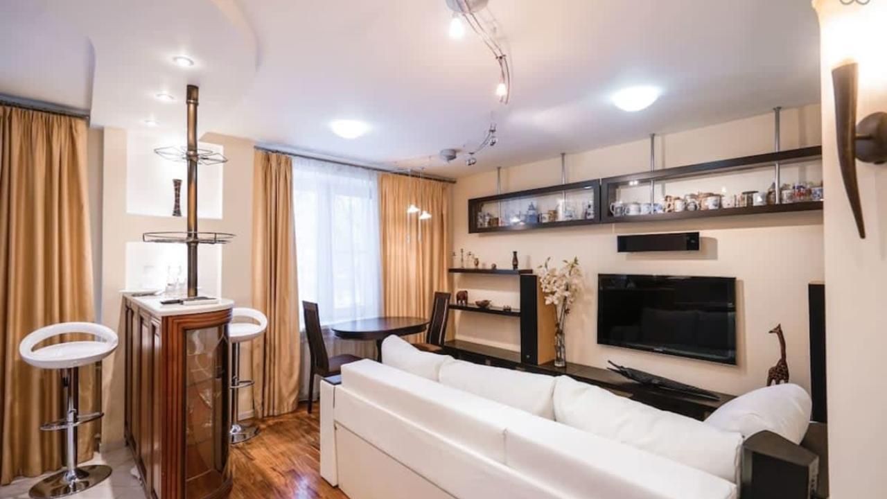 Real photos of Flat Inn on 34 Butyrsky Val street
