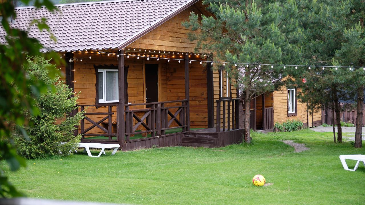 Real photos of Brown House