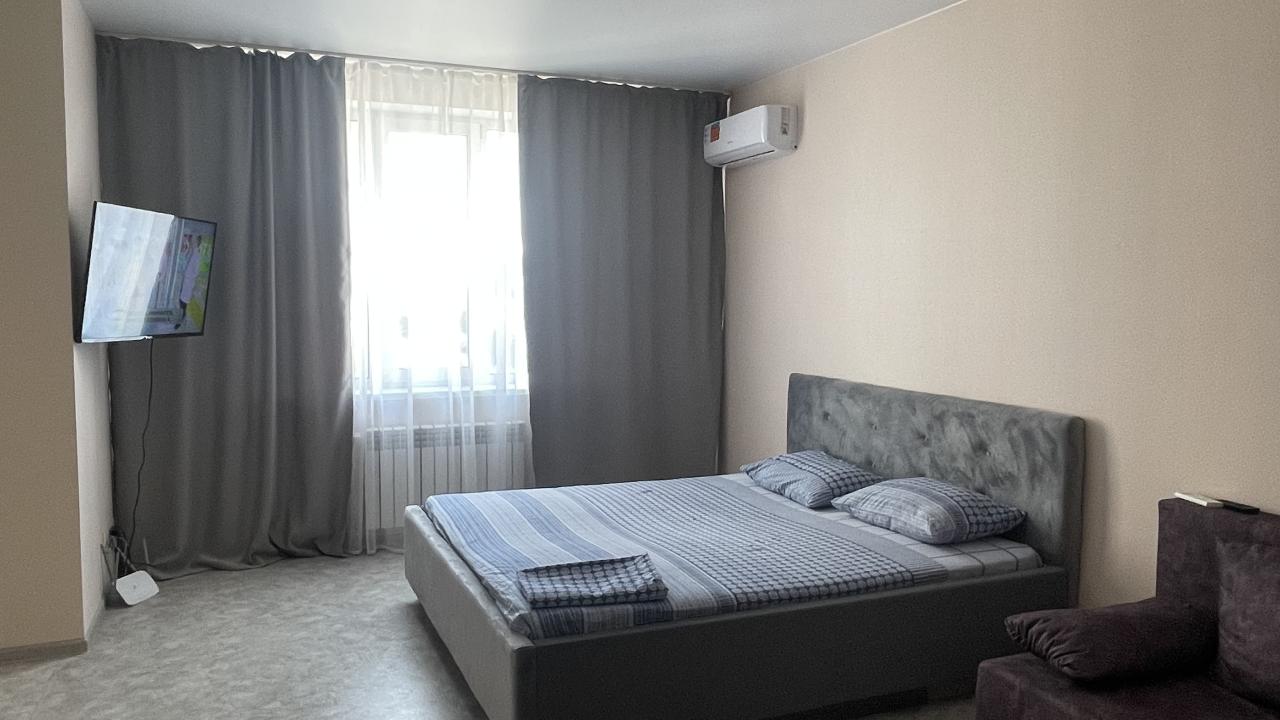 Реальные фото Apartments on 42/44 Entuziastov Avenue