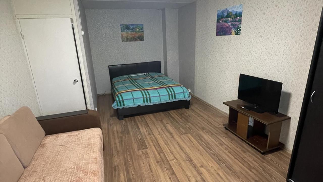 Real photos of G-Kvartal (Dzhi-kvartal) na ulitse Chernyakhovskogo 9