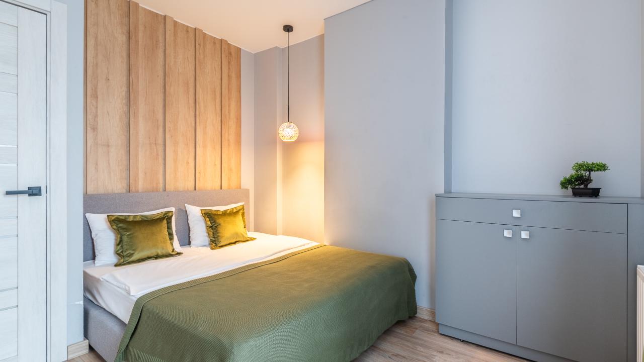 Real photos of Bulbash Apartments on Mstislavets Street 18