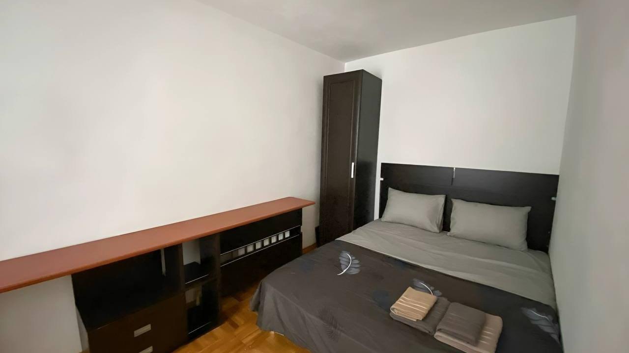 Real photos of K & K Apartments on Revolution Street 26