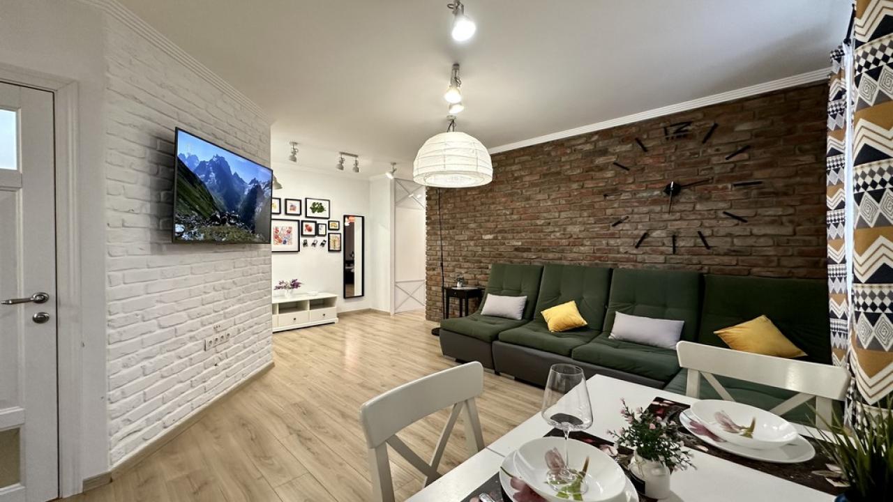 Real photos of Apartment from the company Home Hotel on Cherepanovy, 2A