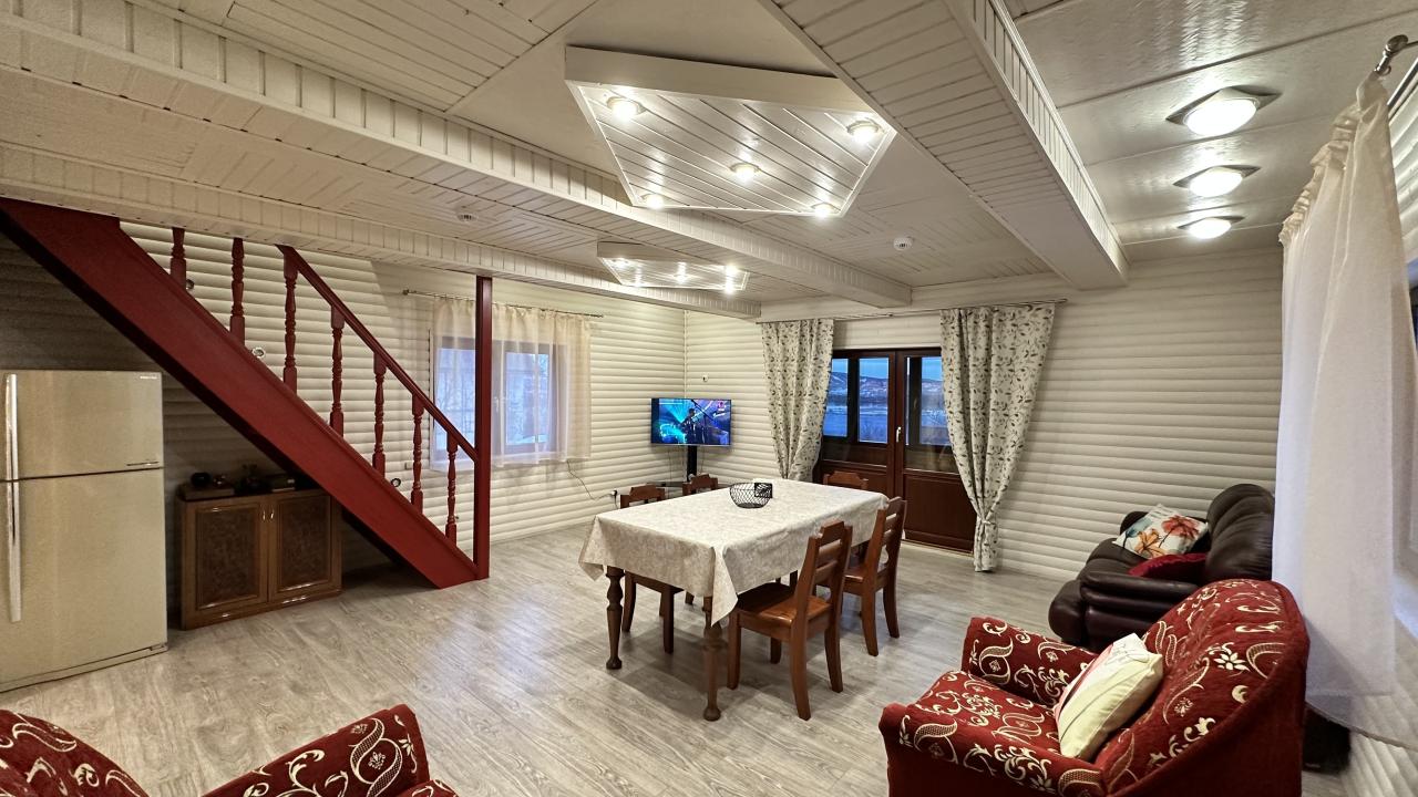 Real photos of Polar Inn House