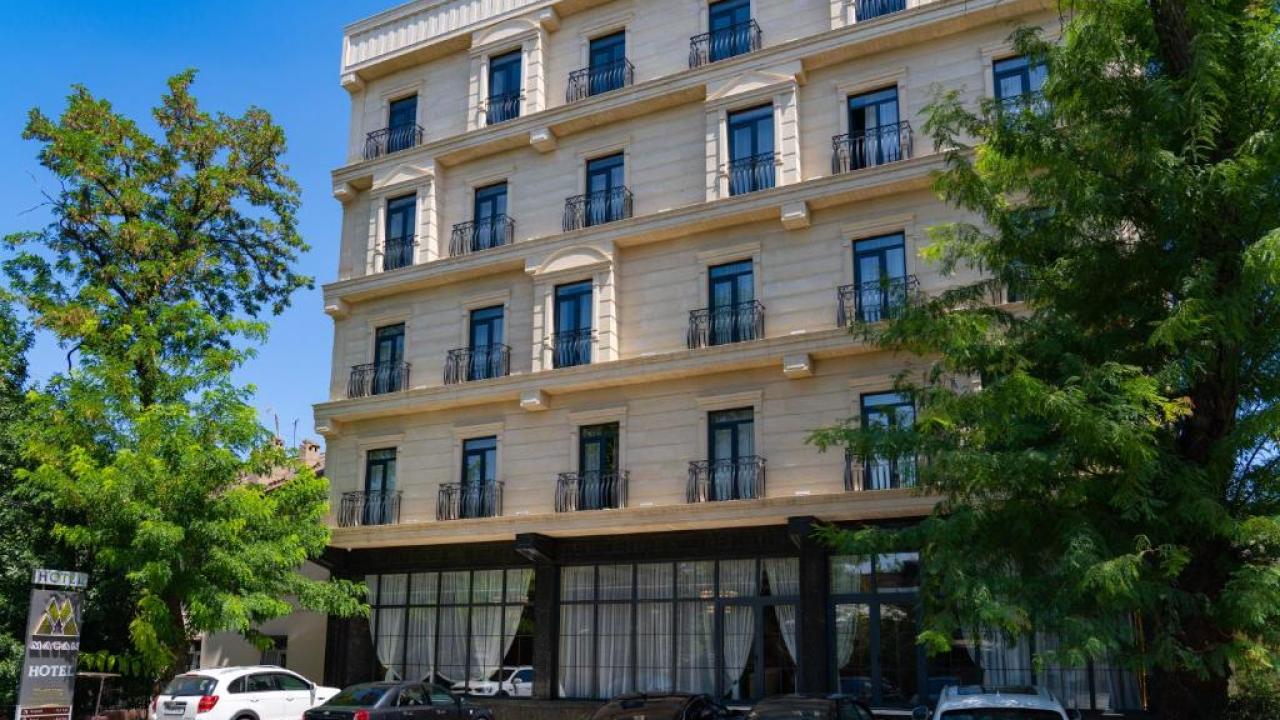Real photos of Macan Terrace Hotel