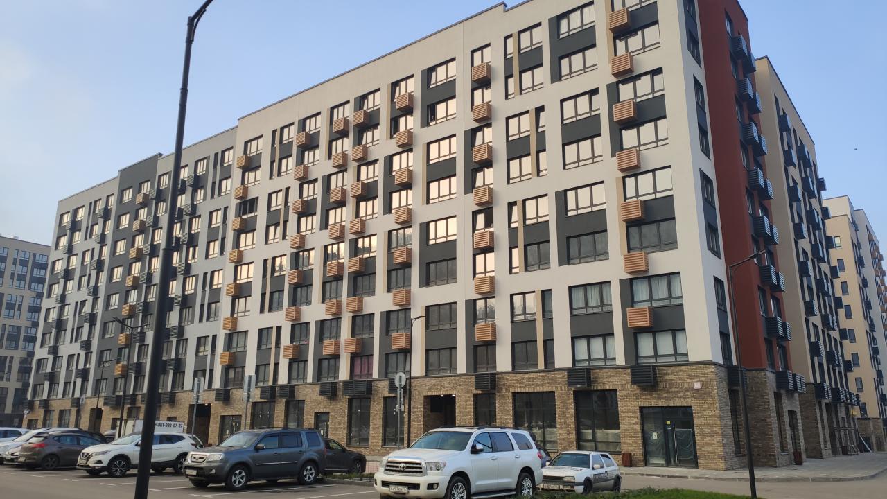 Real photos of LeAparts on Boris Pasternak Street