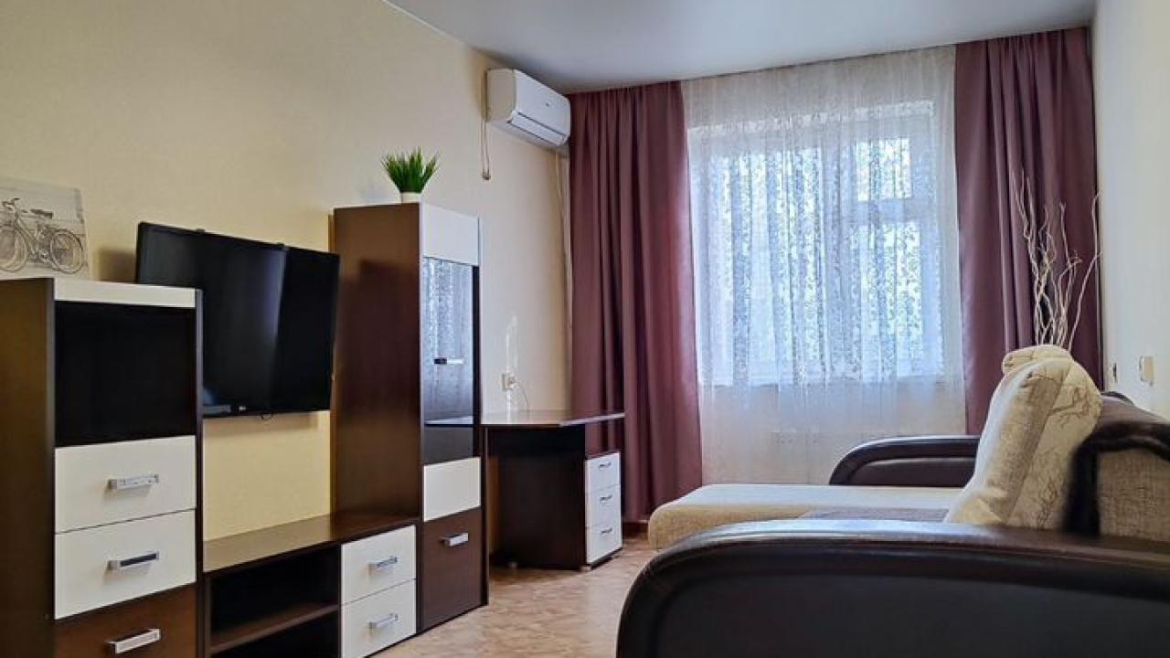 Real photos of Apartments on Akademika Kirenskogo street 67