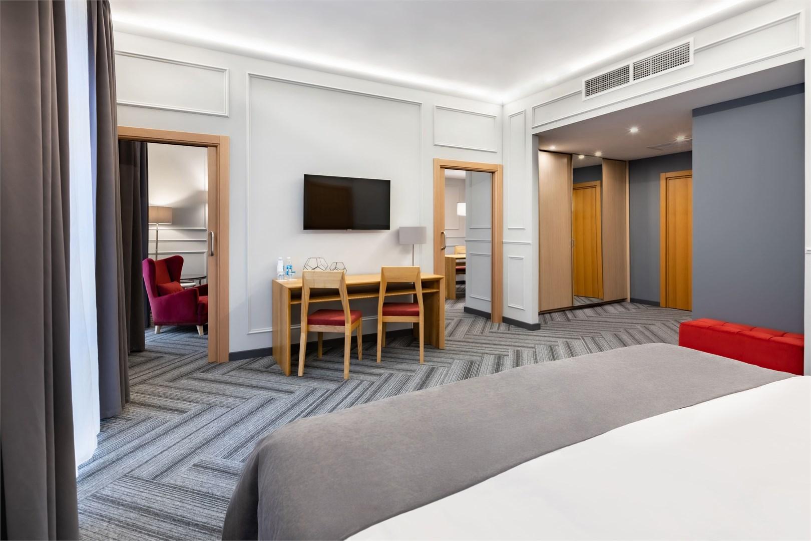 Tulip Inn (Тюлип Инн) - 7