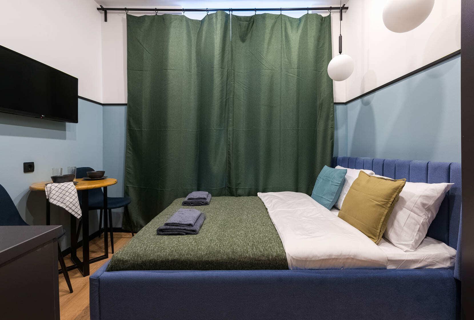 Номер стандарт с 1 двуспальной кроватью 4
