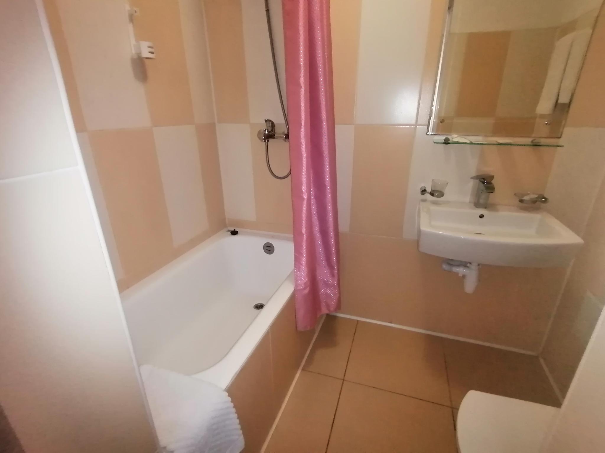 Номер стандарт с 1 двуспальной кроватью 2