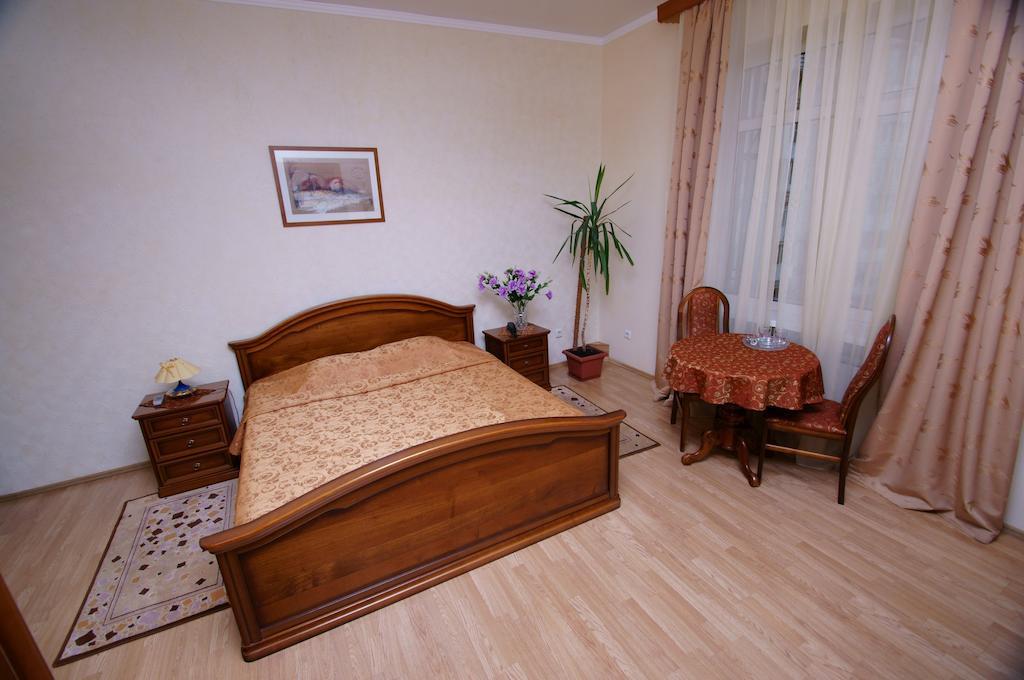 Лира - 12