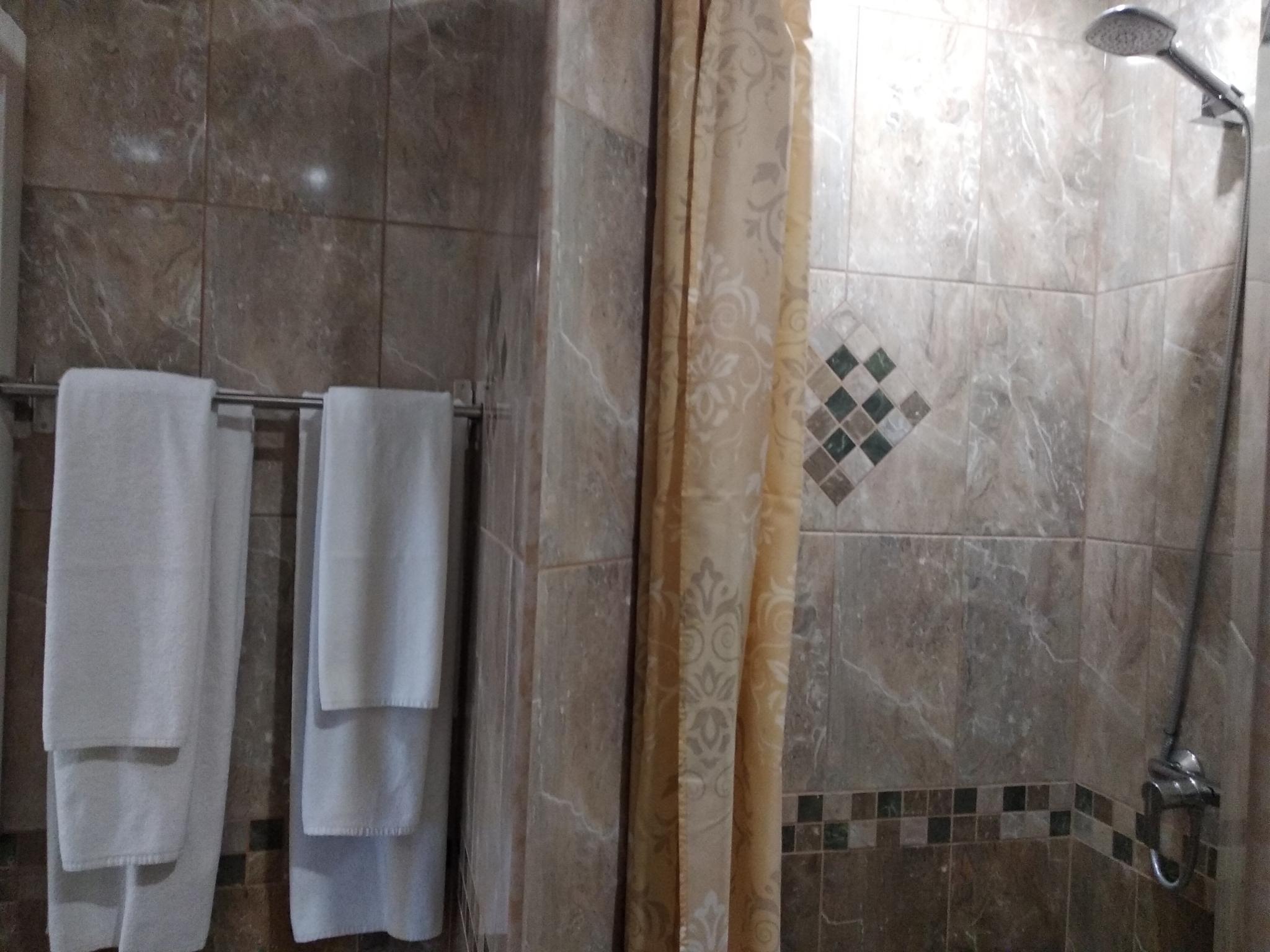Номер улучшенный люкс с 1 двуспальной кроватью 2