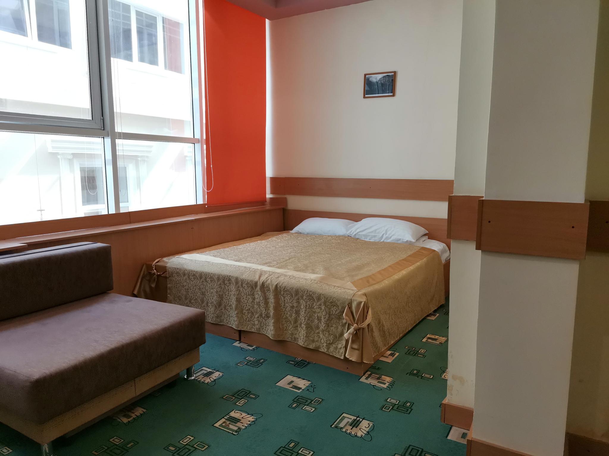 Номер стандарт с 1 двуспальной кроватью
