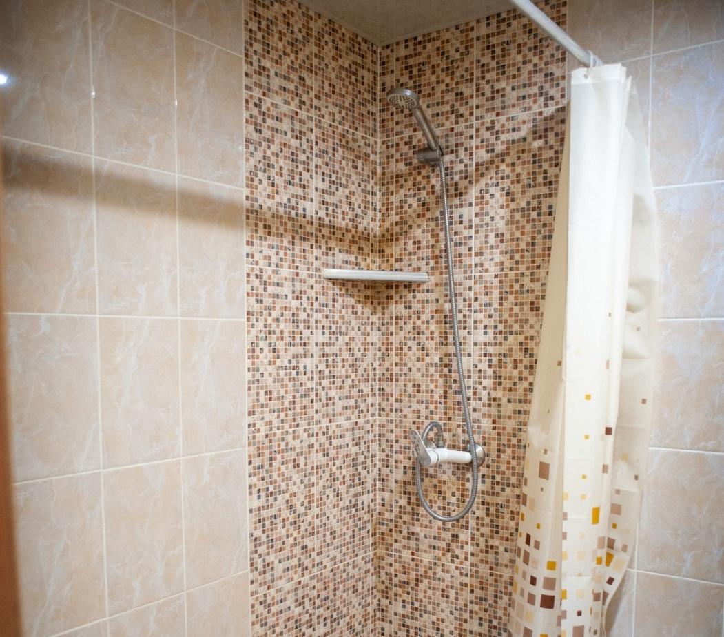 Номер стандарт с 1 двуспальной кроватью 4