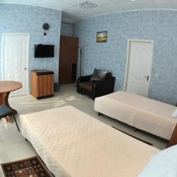 Номер улучшенный семейный с 2 односпальными кроватями