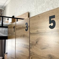 Кровать в 10-местном общем номере