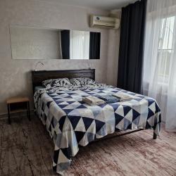 Комната люкс с 1 двуспальной кроватью и диваном