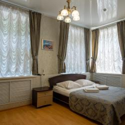 Номер улучшенный стандарт с 1 двуспальной кроватью (с завтраком)