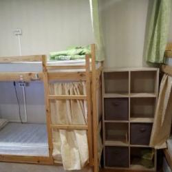 Кровать в 6-местном общем женском номере