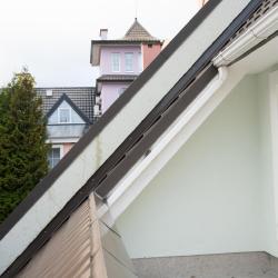 Номер комфорт с 1 двуспальной кроватью, доп. местами и балконом