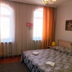 Номер стандарт с 1 двуспальной кроватью