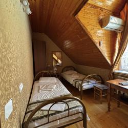 Номер стандарт с 2 односпальными кроватями (мансарда) С5