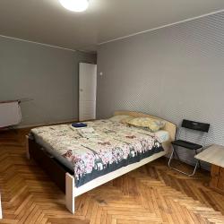 Фото Апартаменты Истомáн | Добротная Евродвушка в Центре