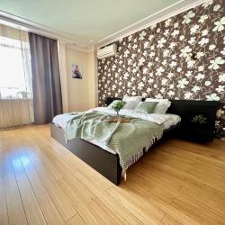 Фото Апартаменты SunVille (Санвиль) на улице Тихомирнова