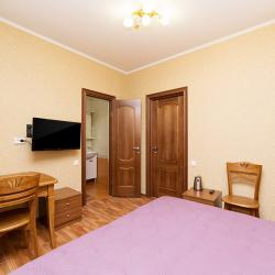 Номер стандарт с 1 двуспальной кроватью