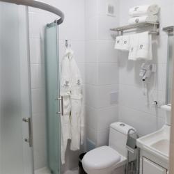 Номер стандарт с 1 двуспальной кроватью