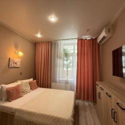 Фото Отель СУТКИ В КРД на улице им. Героя Сарабеева В.И. 5 к3