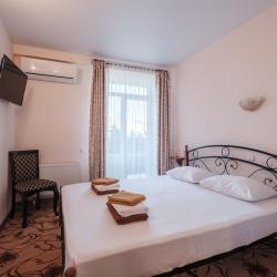 Номер стандарт с 1 двуспальной кроватью