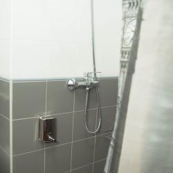 Номер стандарт с 1 двуспальной кроватью