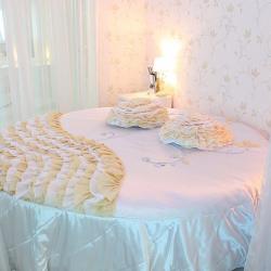 Номер полулюкс с 1 двуспальной кроватью №310