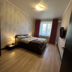 Фото Просторные апартаменты на проспекте Чайковского 46