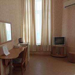 2-местный номер стандарт улучшенный с 1 двуспальной кроватью