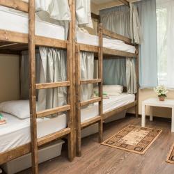 Кровать в 8 местном женском номере (без удобств, двухъярусные кровати)