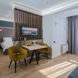 Апартаменты улучшенные с 1 двуспальной кроватью