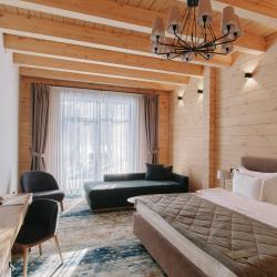 Номер делюкс с двуспальной кроватью c видом на реку и террасой