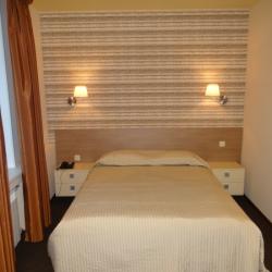 Номер стандарт с 1 двуспальной кроватью