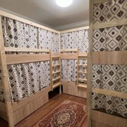 Кровать в 6-местном общем номере