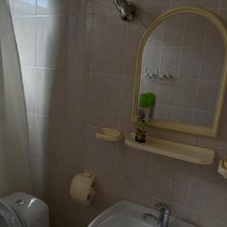 Комната стандарт с 1 двуспальной и 1 двухъярусной кроватью