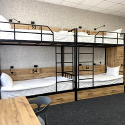 Кровать в 10-местном общем номере