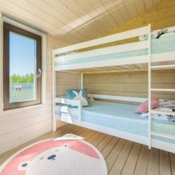 Коттедж улучшенный с 2 двуспальными и 1 двухъярусной кроватью