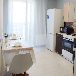 Фото Апартаменты Суточно на улице Героя Зорина 3