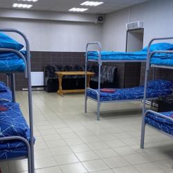 Кровать в 10-местном общем номере